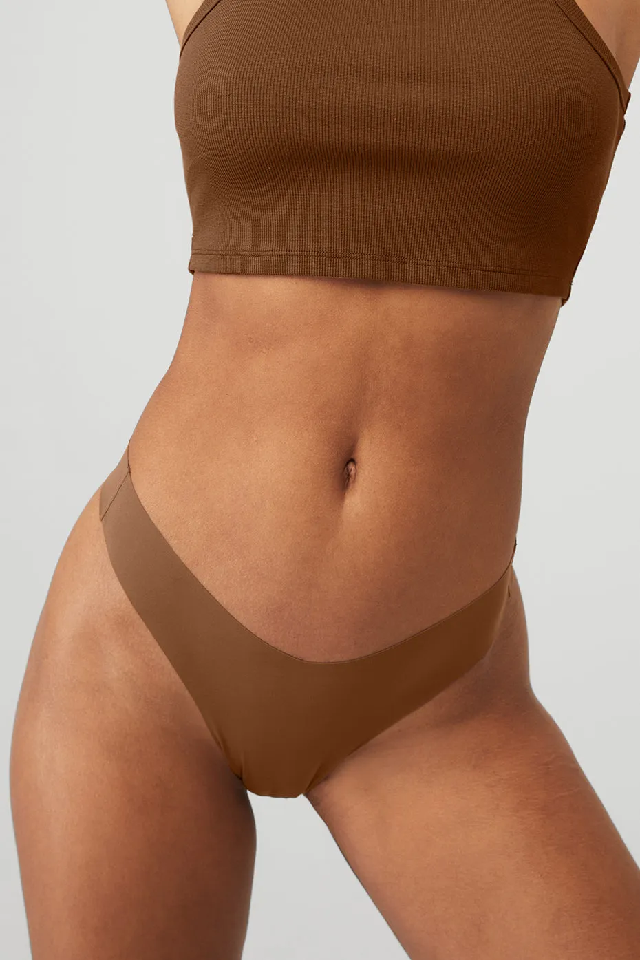 AIRBRUSH INVISIBLE THONG  CINNAMON BROWN