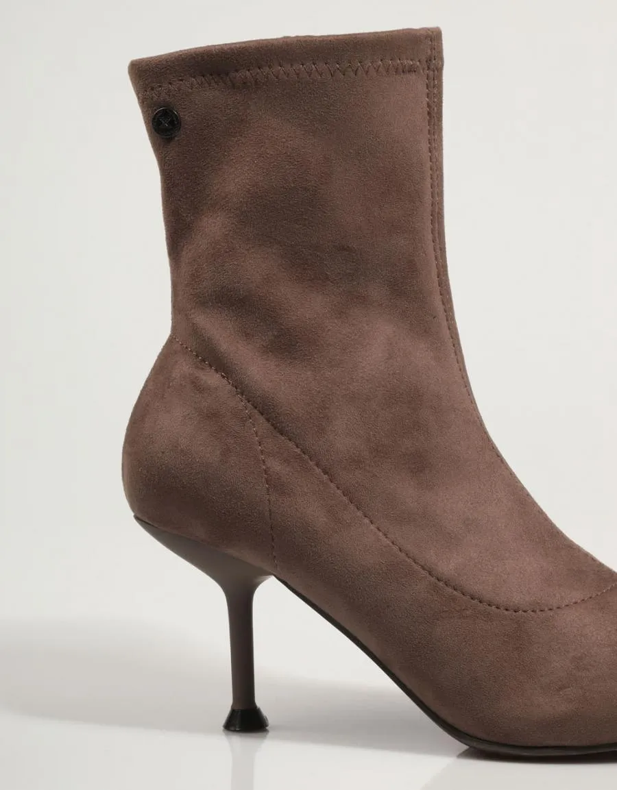  ankle boots XTI 140502 en Taupe 80171