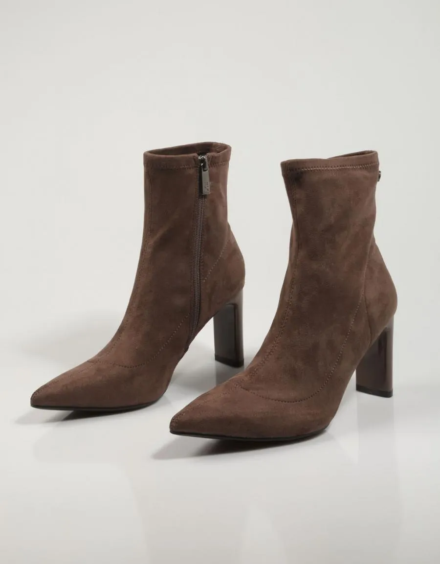  ankle boots XTI 140539 en Taupe 80161