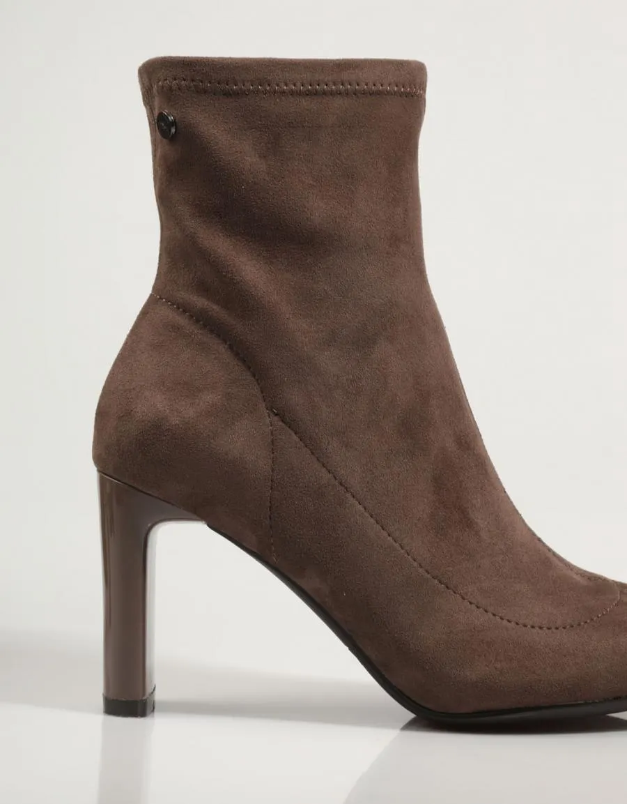  ankle boots XTI 140539 en Taupe 80161
