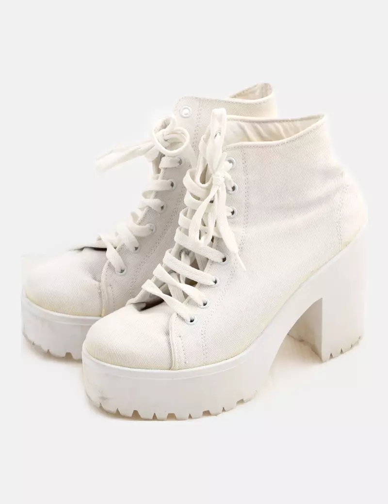 Asos Botín blanco cordones