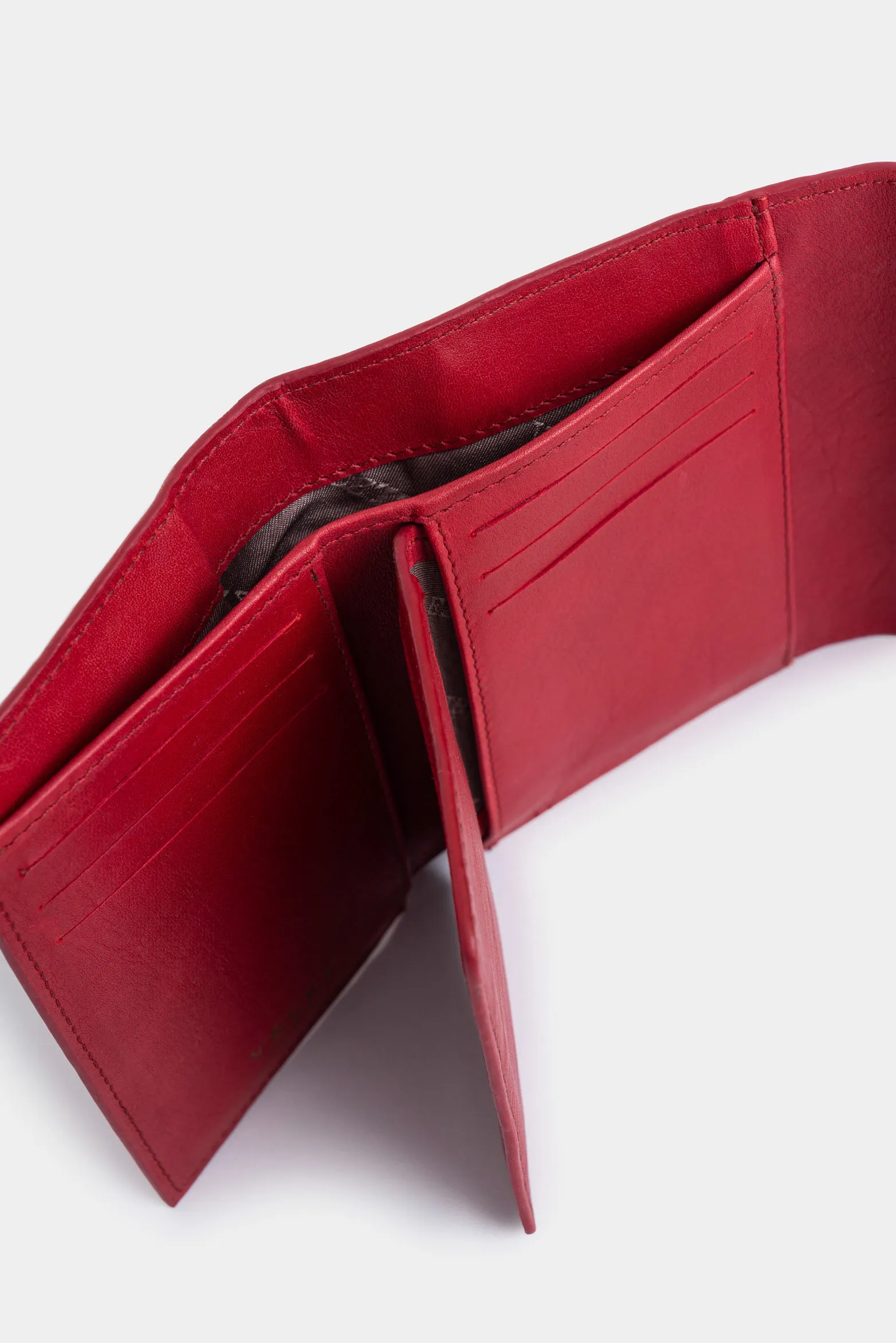 Billetera Magnolia de cuero para mujer corte hexagonal
