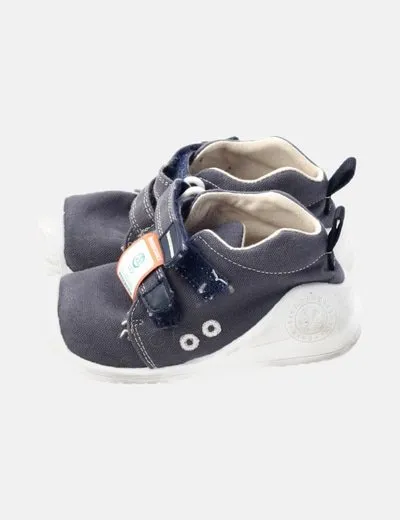 Biomecanics Zapatilla azul velcro