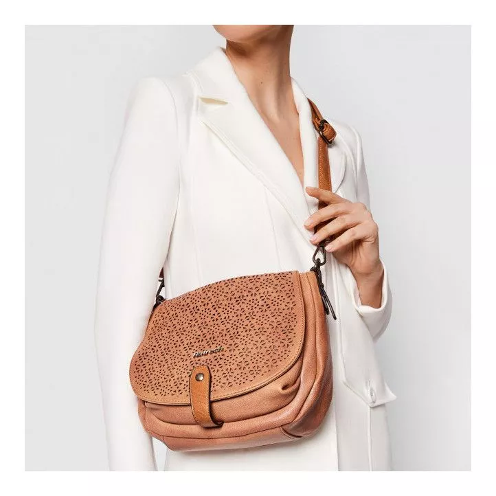 bolsos Refresh color camel perforado