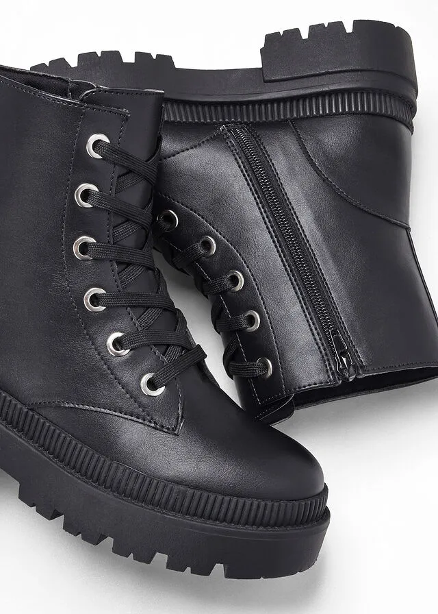 Bota con cordones Negro