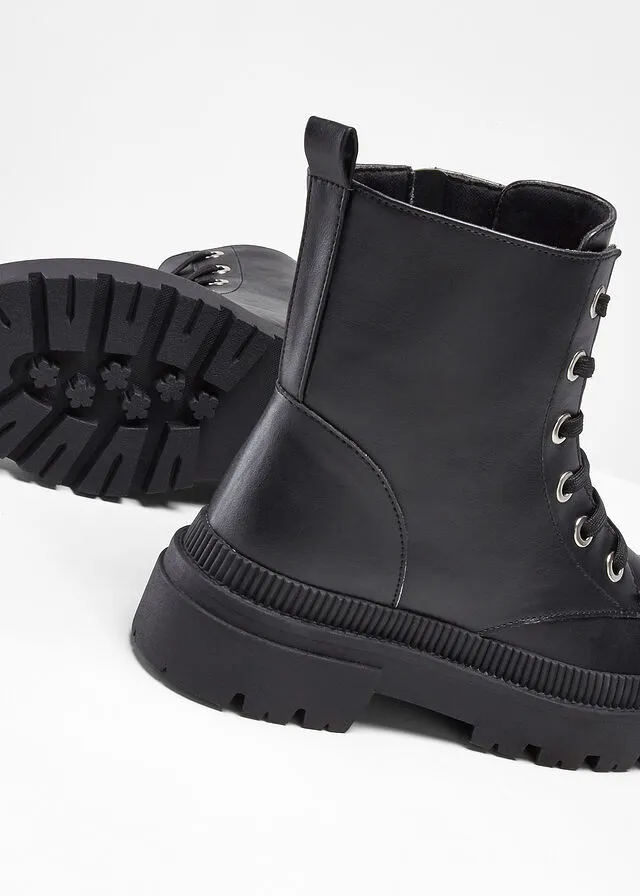 Bota con cordones Negro