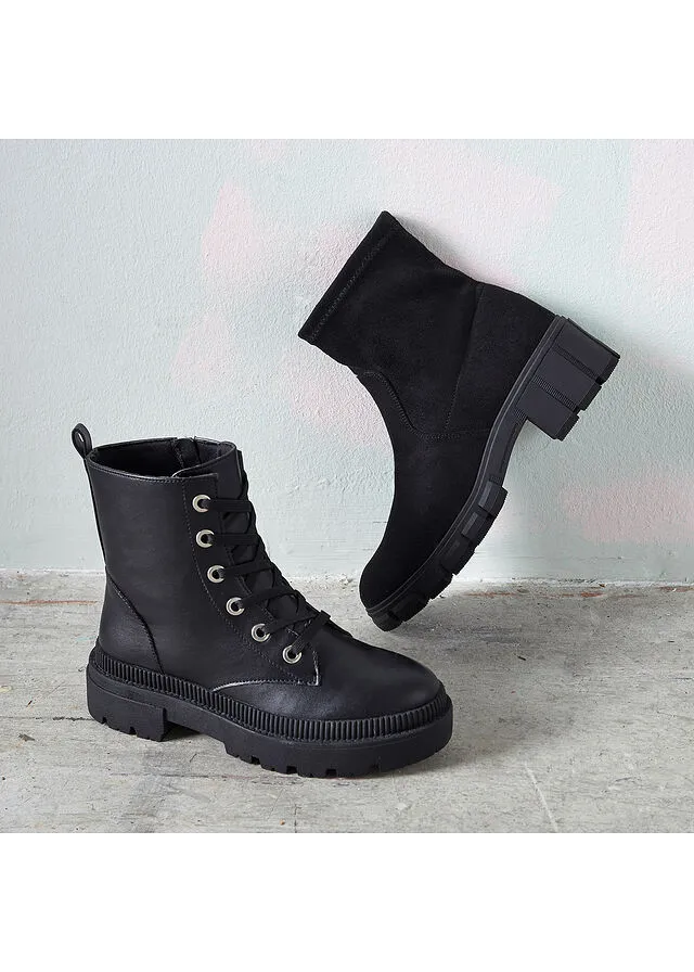Bota con cordones Negro