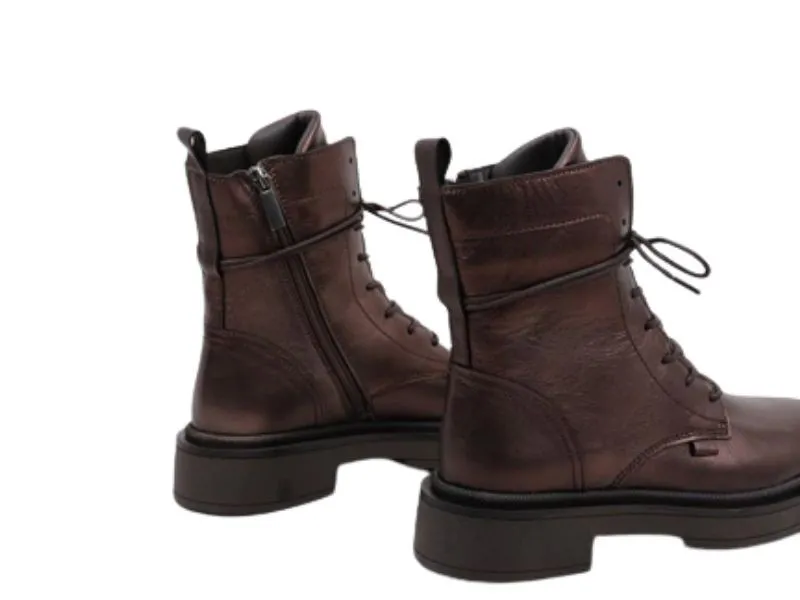 BOTA DE CORDONES ADELINE LOL SHOES EN COLOR METALIZADO CAFÉ