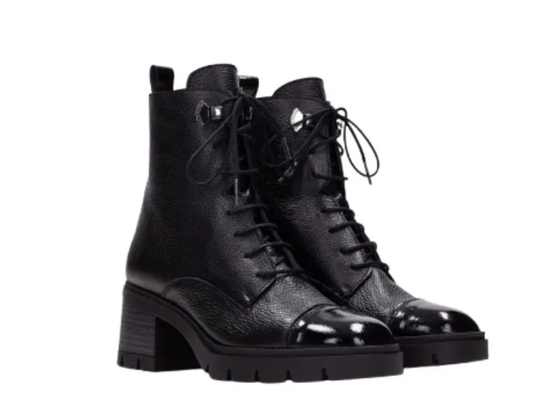 BOTIN DE CORDONES EVEREST HISPANITAS EN COLOR NEGRO HI243605