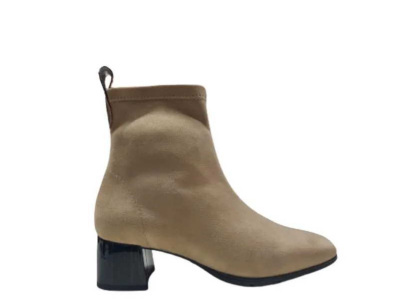 BOTÍN DE TACÓN LICRA SUEDE D'CHICAS EN COLOR BEIGE 4686