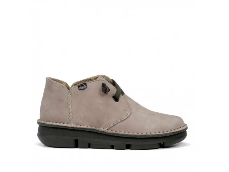 BOTÍN PLANO DE PIEL CON CORDONES ELÁSTICOS 29000 ON FOOT EN COLOR NEGRO O TAUPE