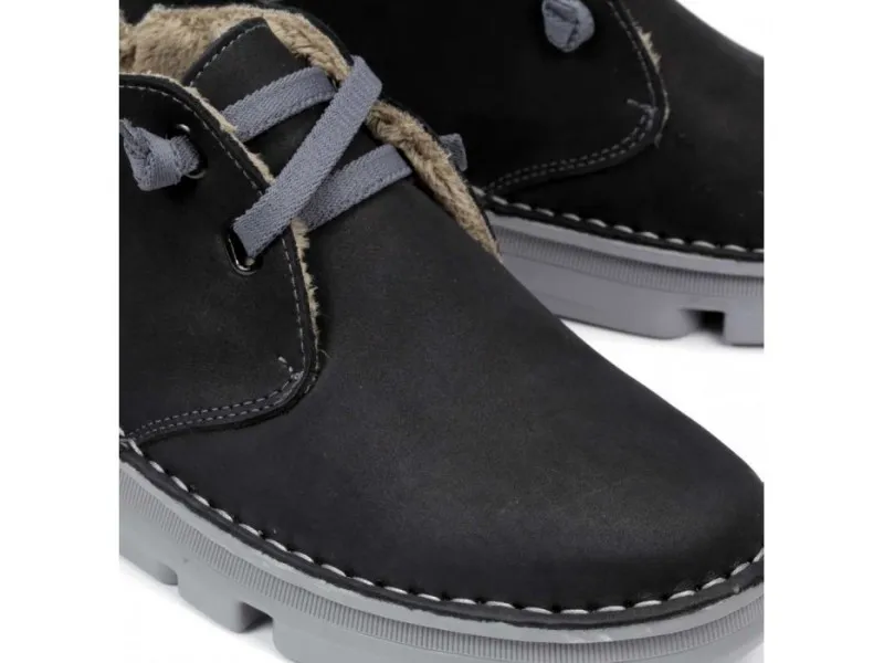 BOTÍN PLANO DE PIEL CON CORDONES ELÁSTICOS 29000 ON FOOT EN COLOR NEGRO O TAUPE