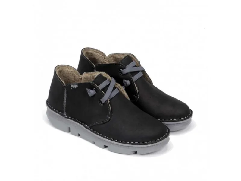 BOTÍN PLANO DE PIEL CON CORDONES ELÁSTICOS 29000 ON FOOT EN COLOR NEGRO O TAUPE