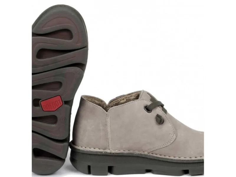 BOTÍN PLANO DE PIEL CON CORDONES ELÁSTICOS 29000 ON FOOT EN COLOR NEGRO O TAUPE