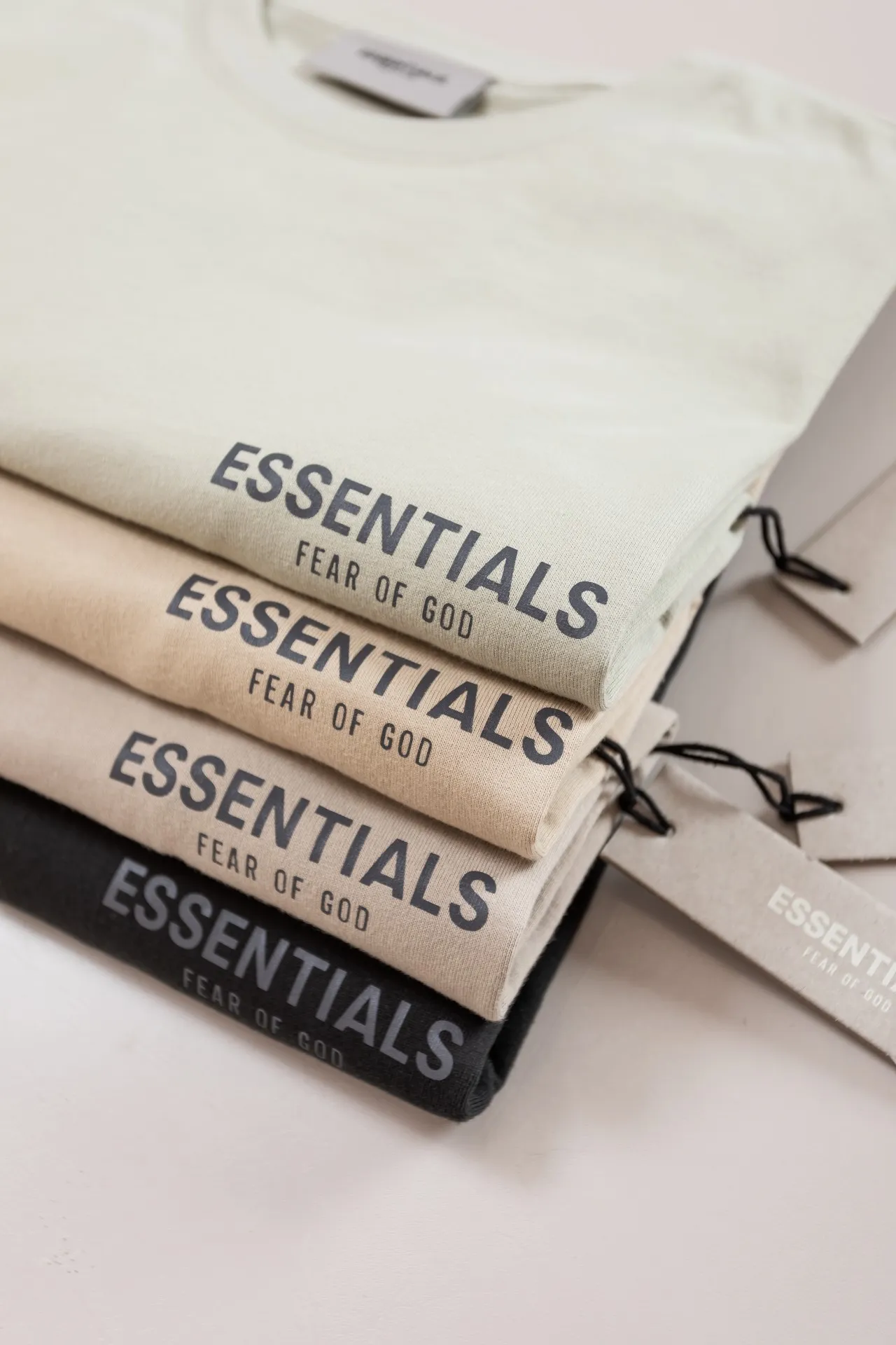 Camiseta Essentials