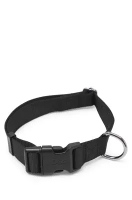 Collar de perro con parche de logo de silicona