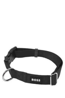 Collar de perro con parche de logo de silicona