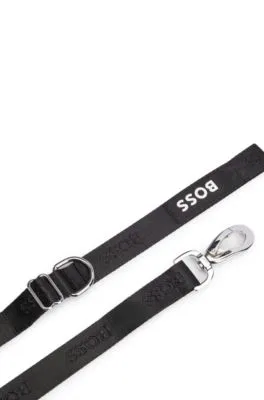 Correa de perro con detalle de logotipo en jacquard