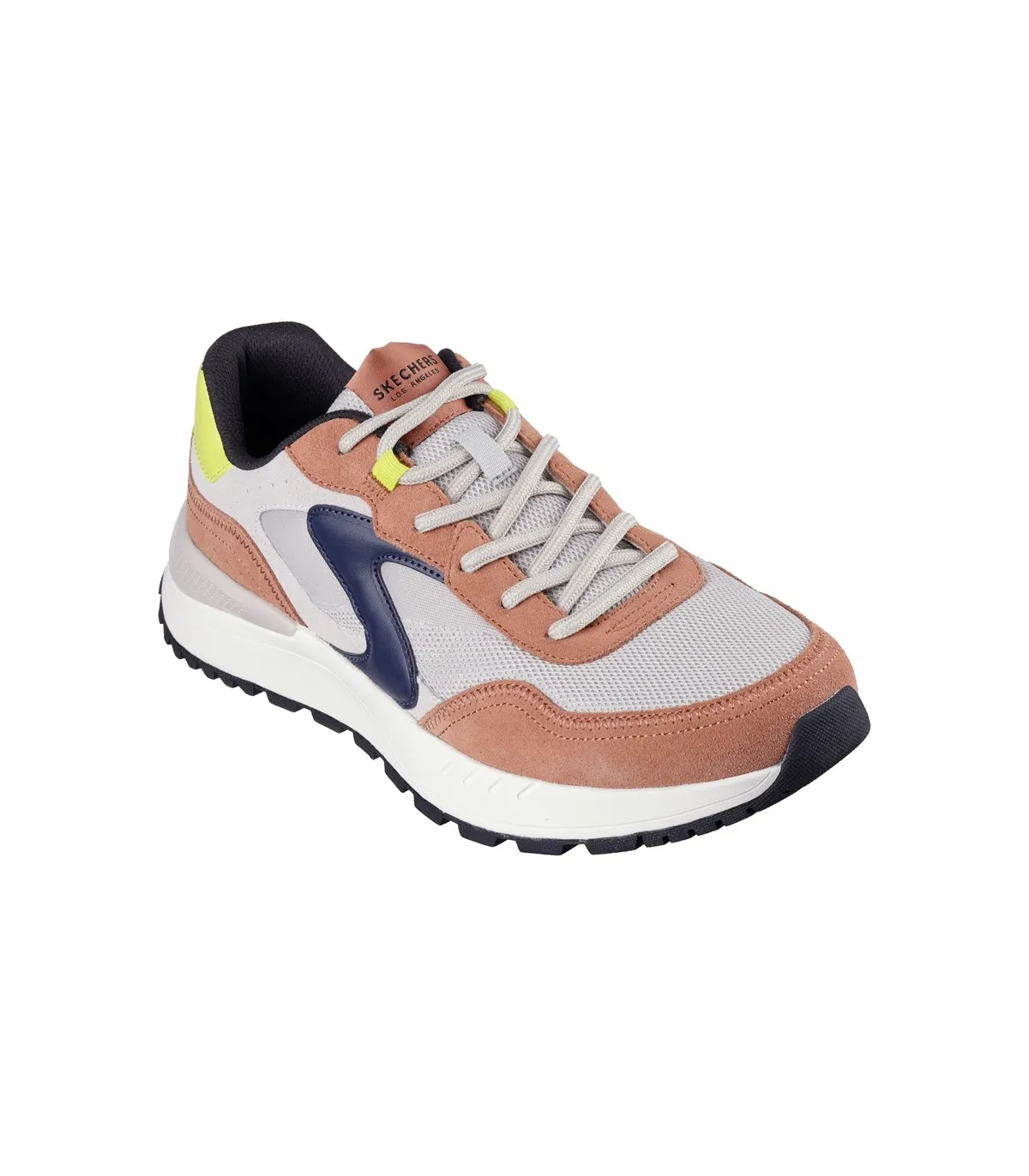 Deportivo combinado con cordones.