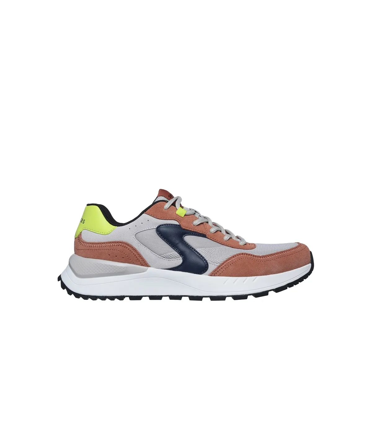 Deportivo combinado con cordones.