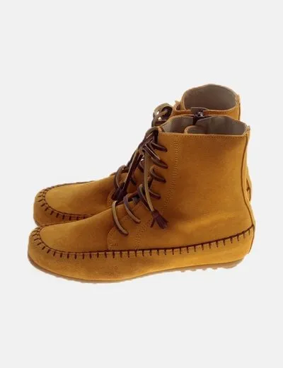Diverkids Bota amarilla cordones