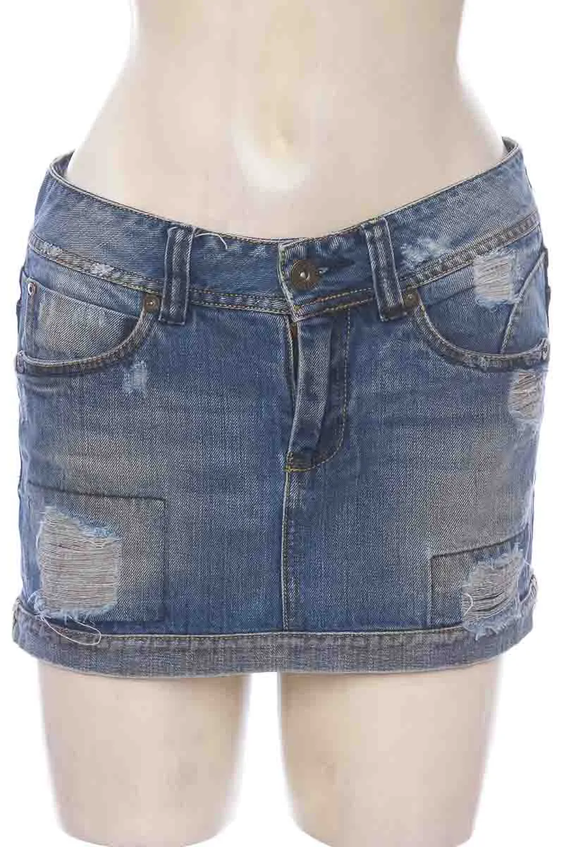 FALDA COLOR AZUL  CHEVIGNON