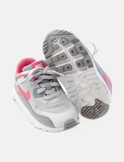 Nike Deportiva gris cordones