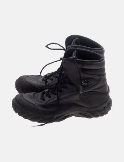 Oakley Botín negro cordones