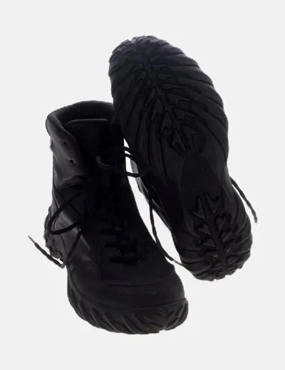 Oakley Botín negro cordones