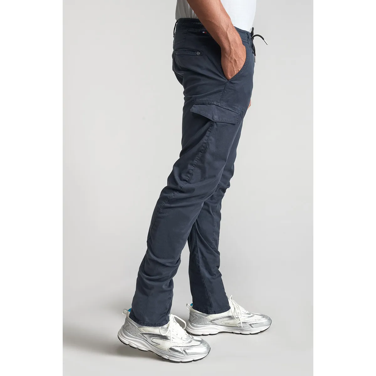 Pantalón cargo VELAUX