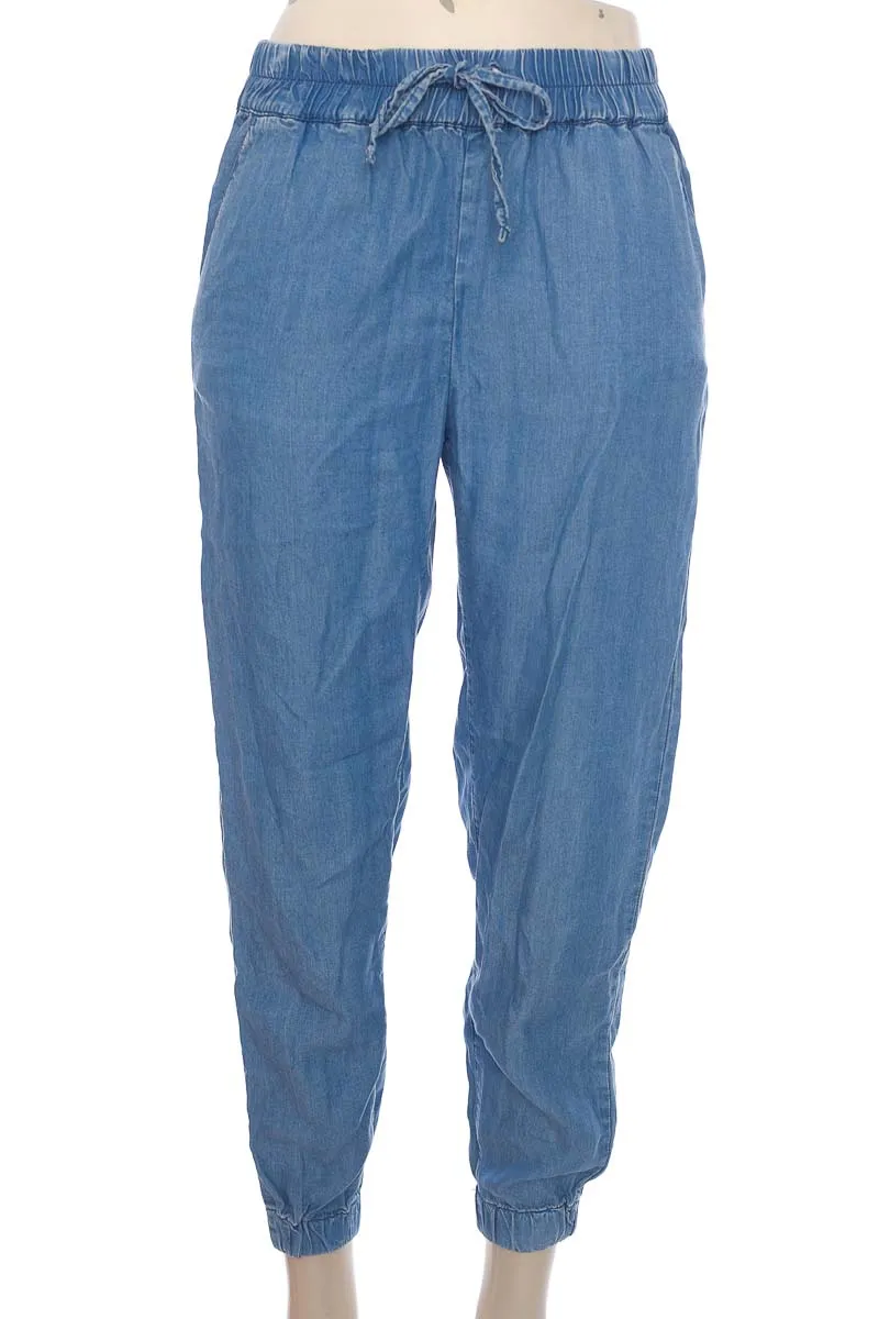 PANTALóN COLOR AZUL  BERSHKA