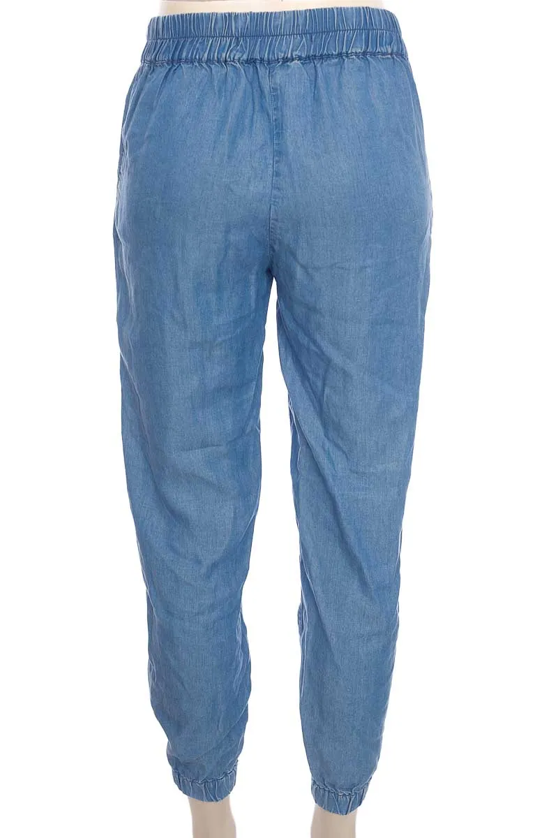 PANTALóN COLOR AZUL  BERSHKA