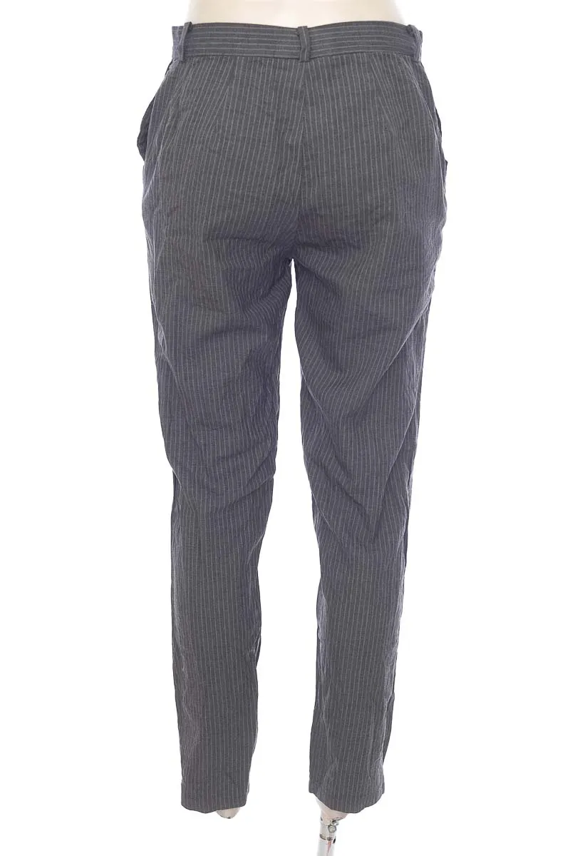 PANTALóN COLOR GRIS  CLOSEANDO