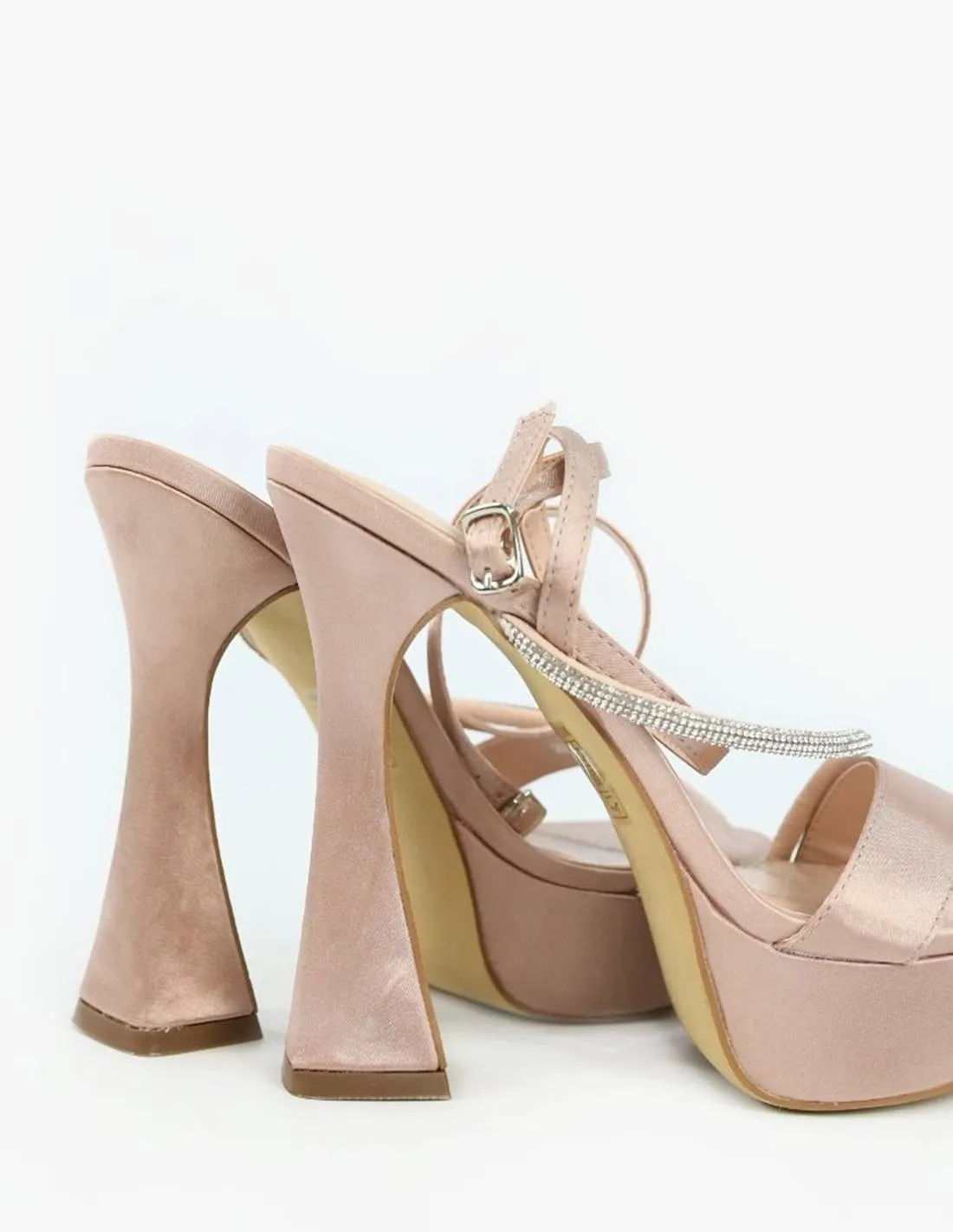 Sandalia champagne con brillantes