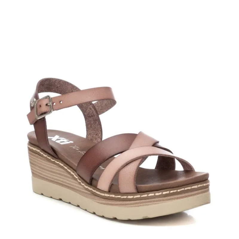 Sandalia de mujer XTI 142849 Taupe