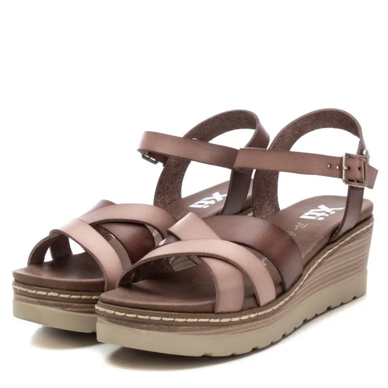 Sandalia de mujer XTI 142849 Taupe