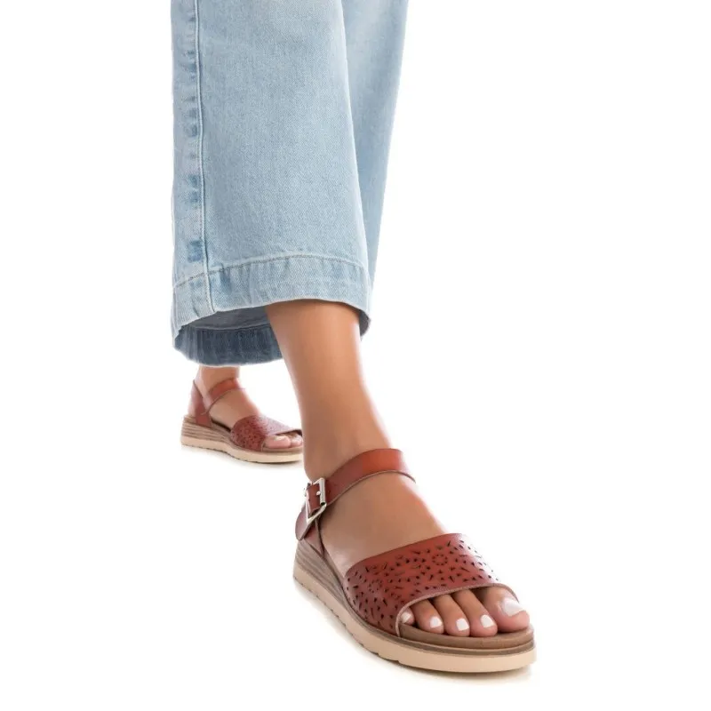 Sandalia de mujer XTI 142912 Camel
