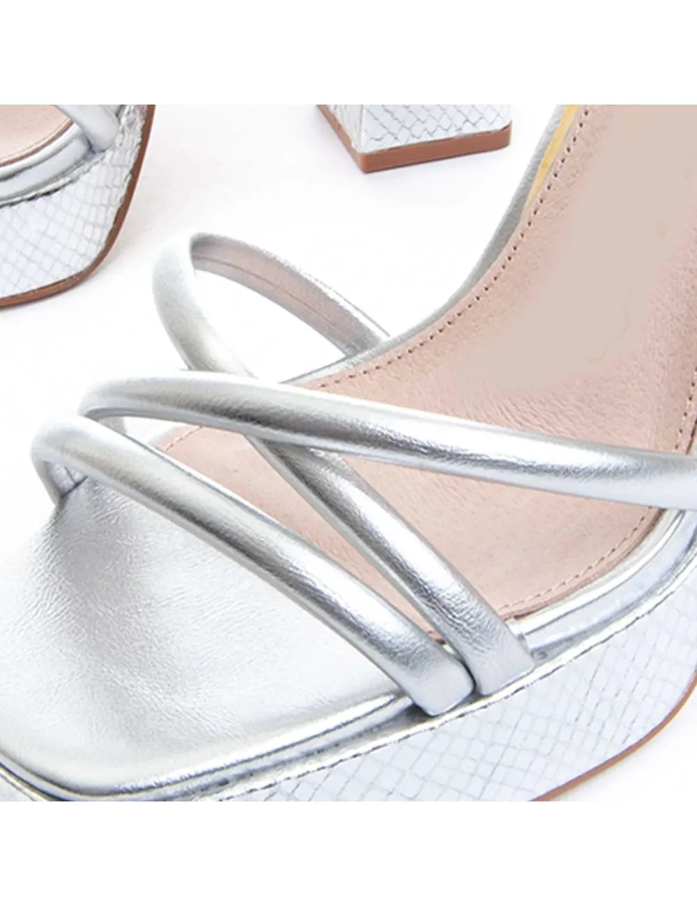 Sandalia De Tacón Para Mujer.  Montevita  Festsand10  88532 Plateado