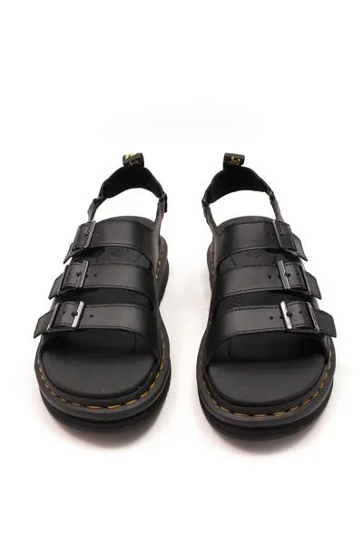 sandalia dr. martens soloman hydro leather negro
