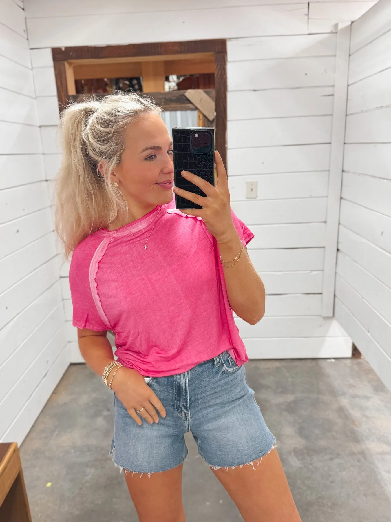 SWEET CHARMER TEE  FUCHSIA
