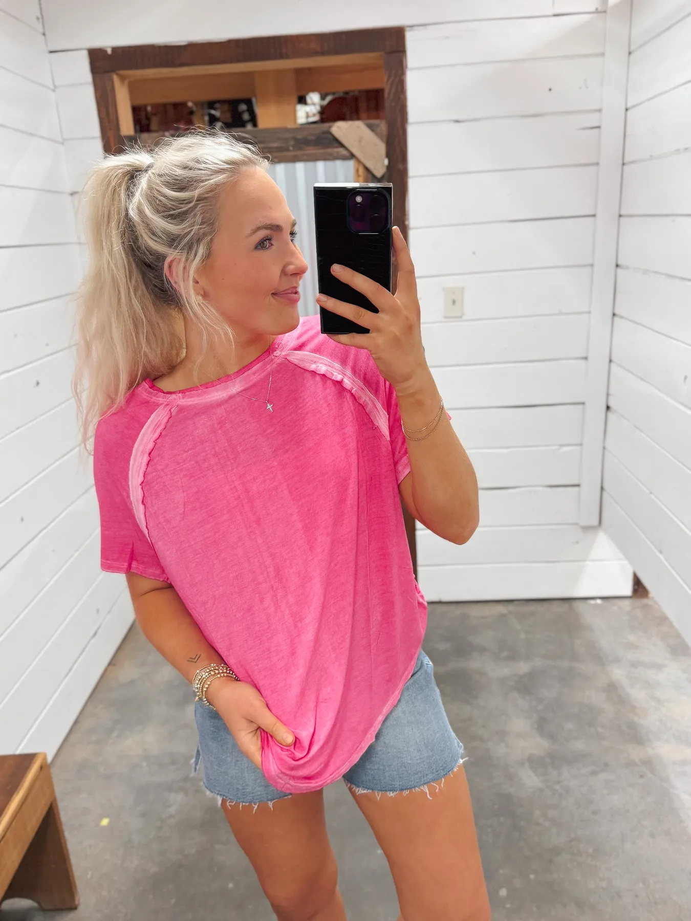 SWEET CHARMER TEE  FUCHSIA