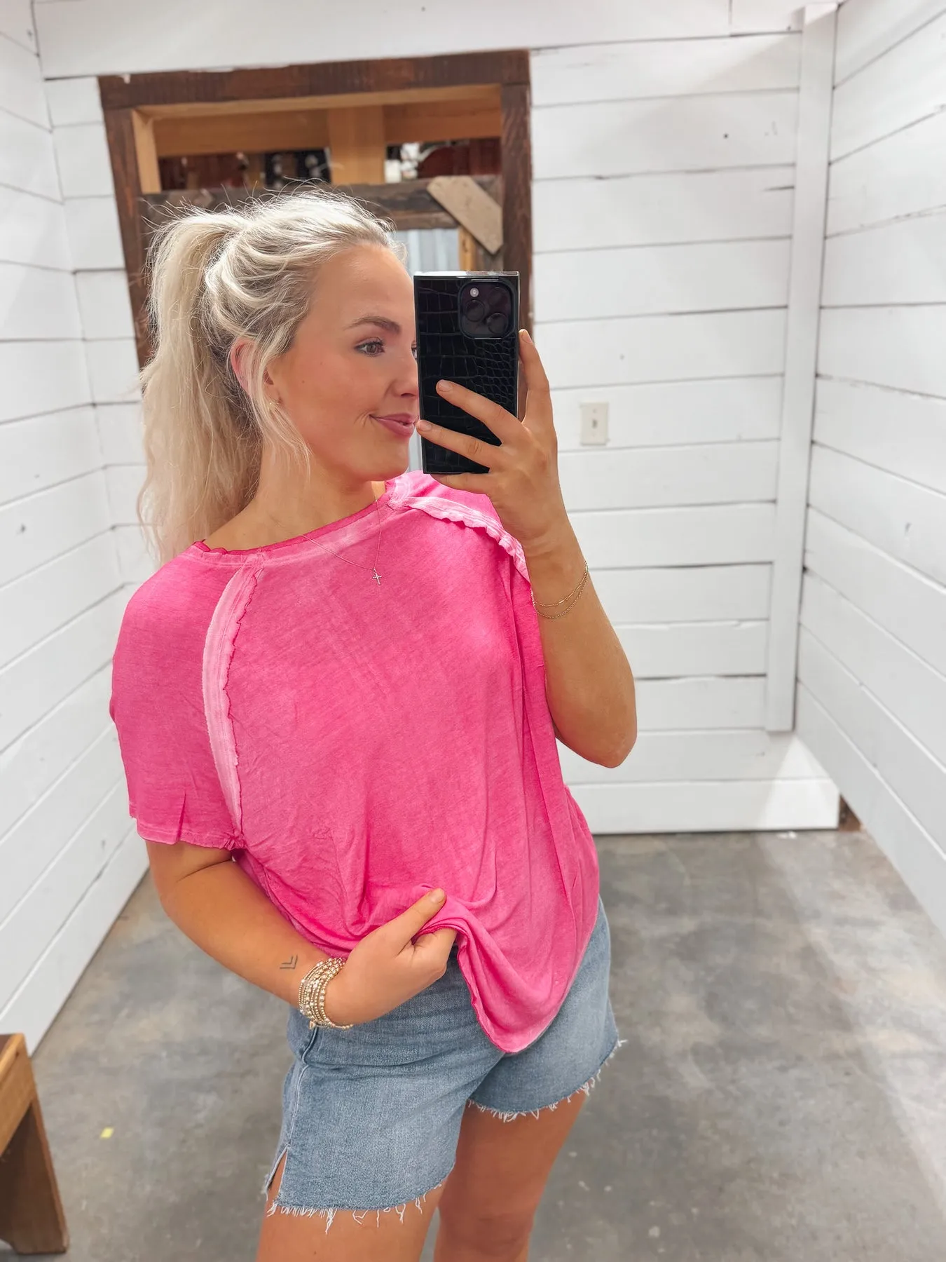 SWEET CHARMER TEE  FUCHSIA