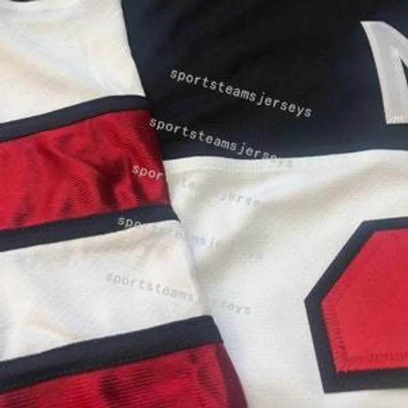 Team Canada Hockey Jerseys: personalizamos con el nombre y el número del jugador