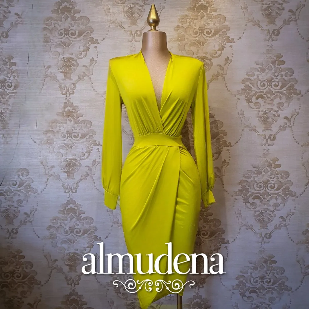 Vestido Amarillo Corto con Lycra Manga Larga