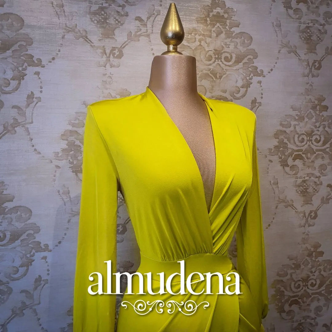 Vestido Amarillo Corto con Lycra Manga Larga
