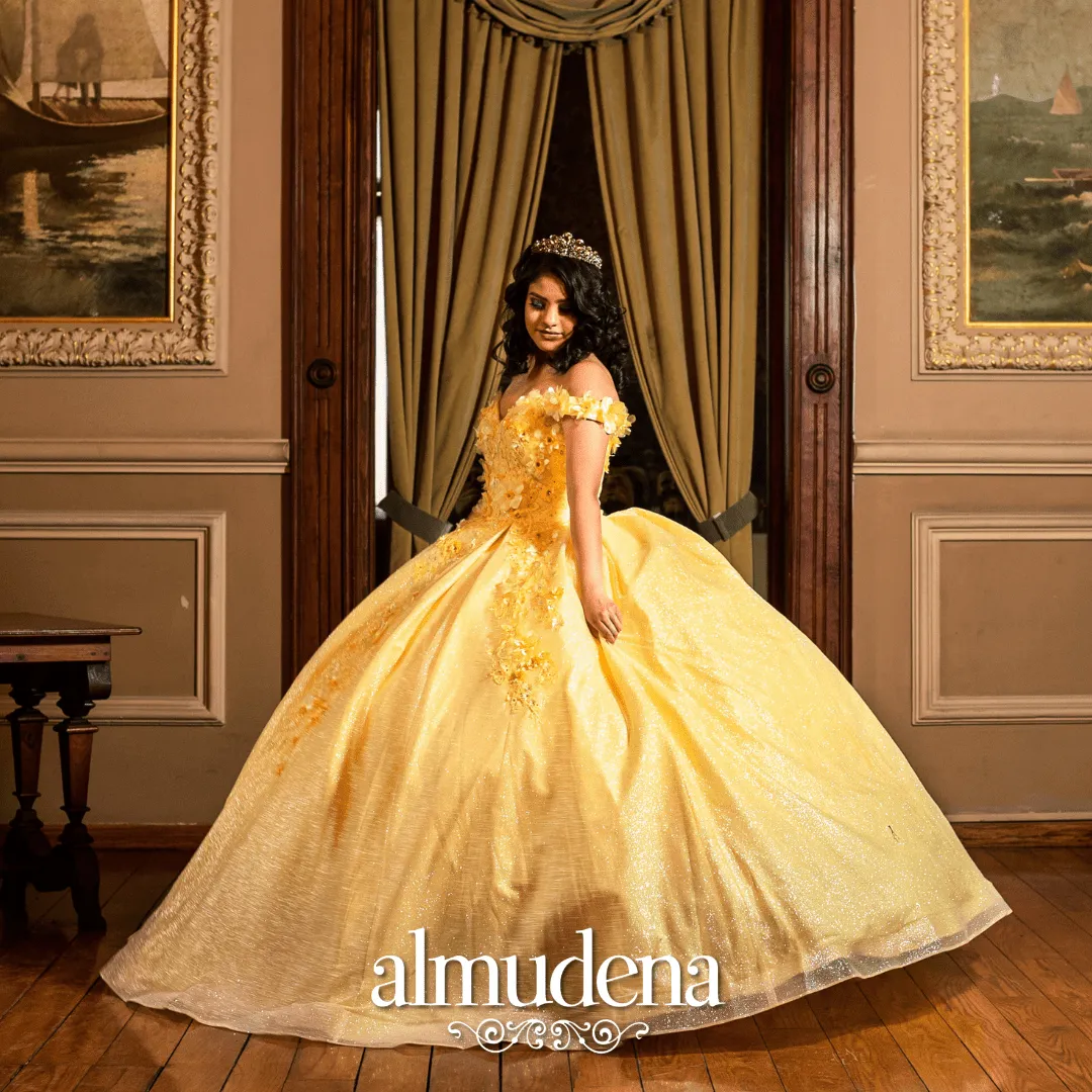 Vestido para Quinceañera Amarillo con Flores