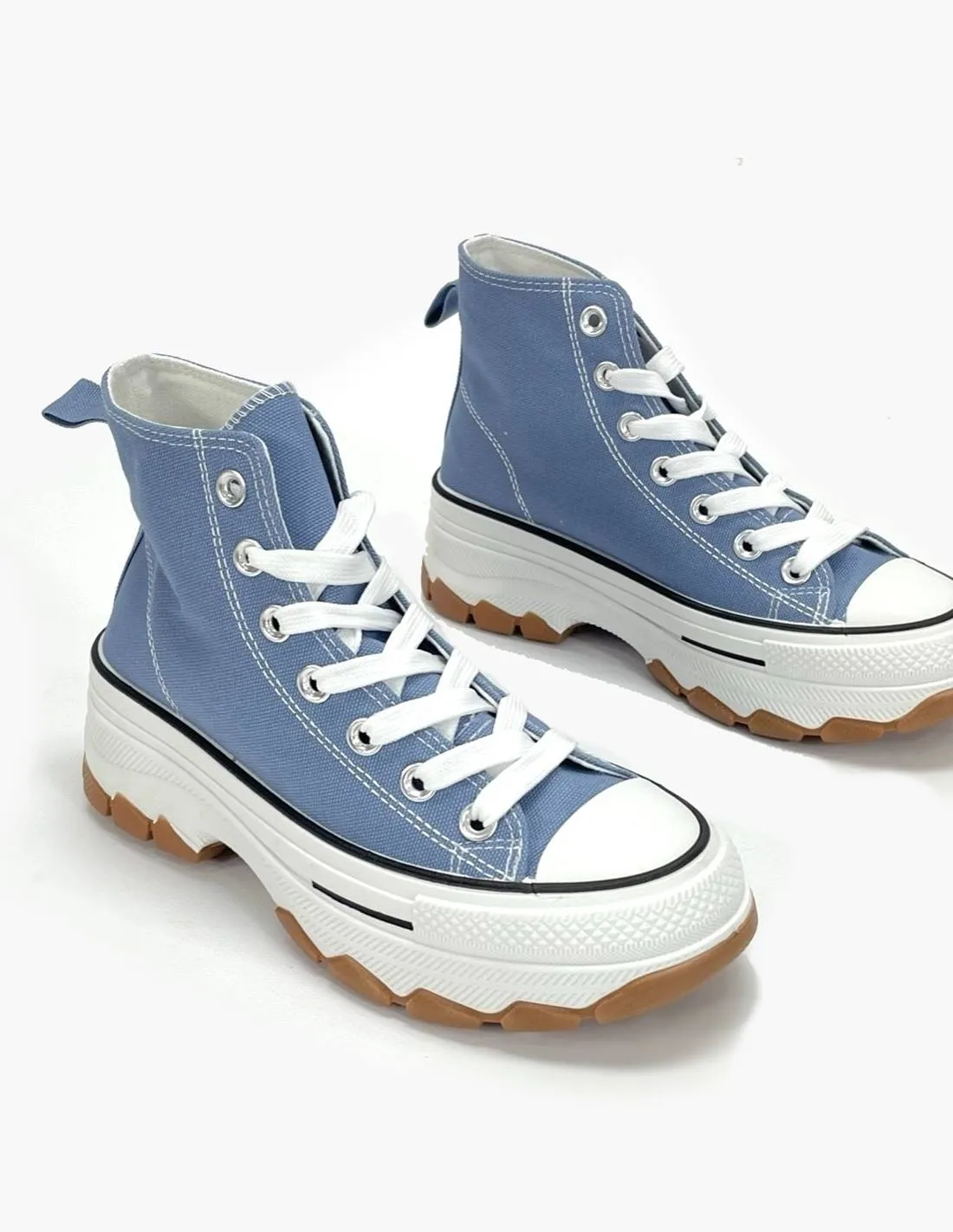 Zapatilla azul denim abotinada