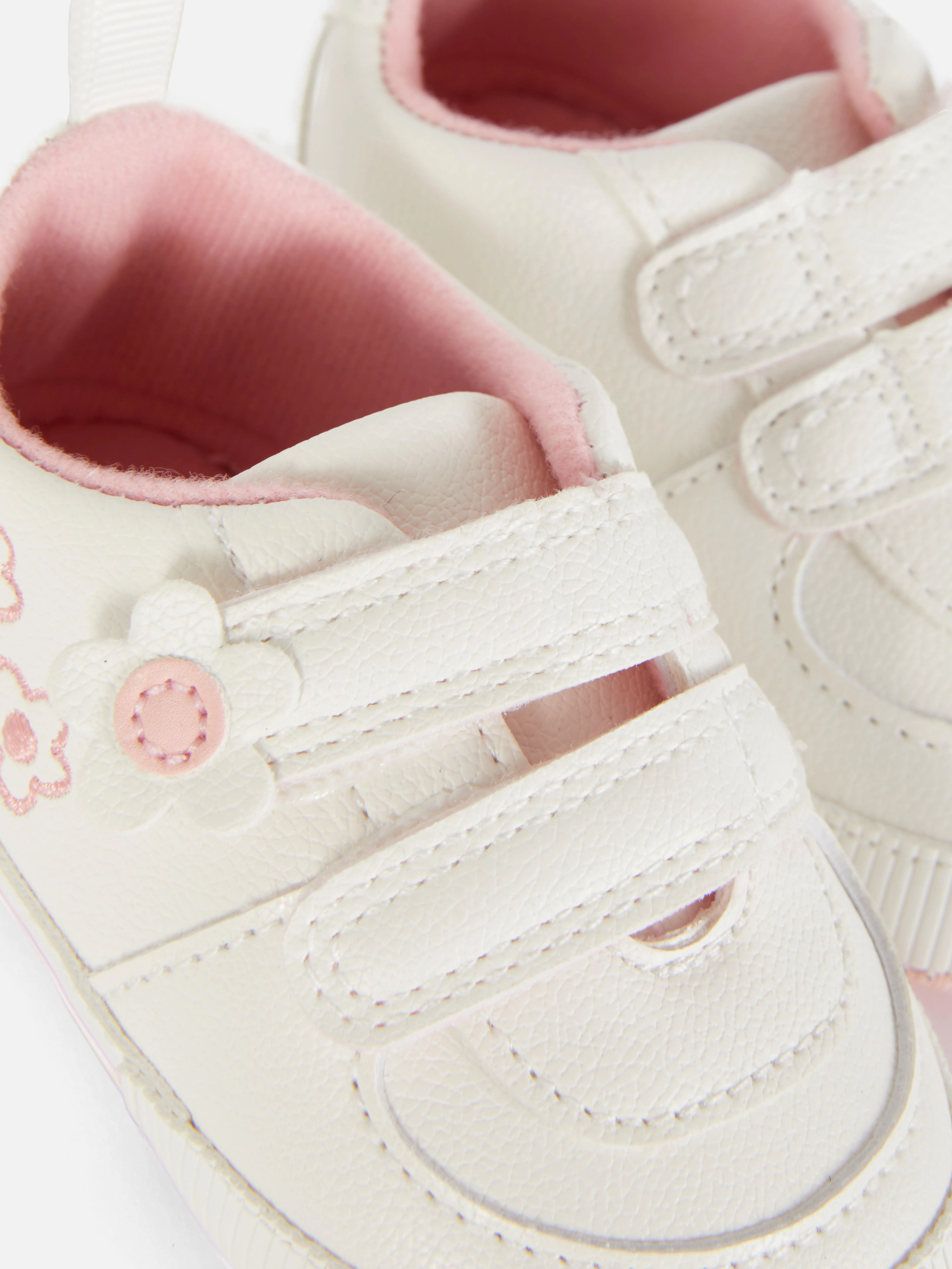 Zapatillas bajas con flores