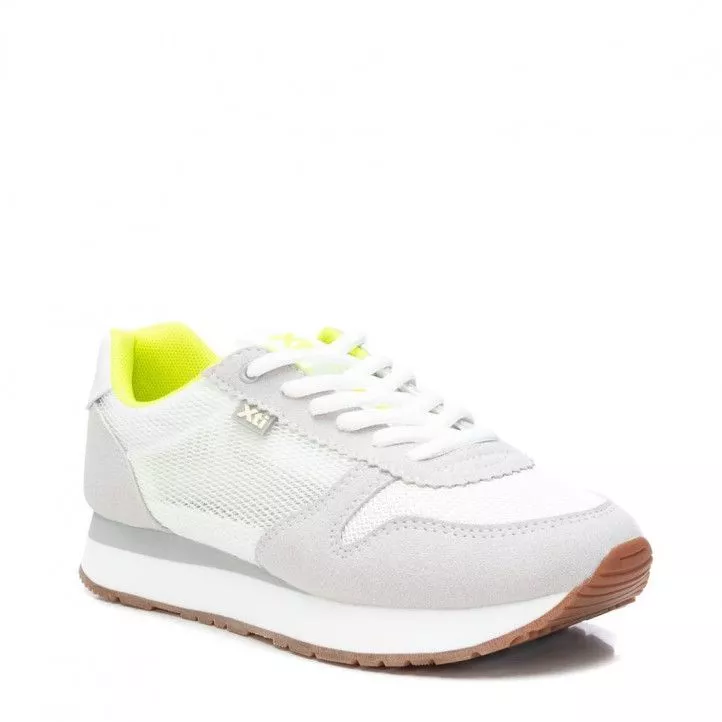 Zapatillas Xti 043787 blanca con detalles amarillos