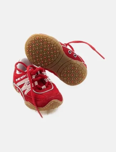 Zara Deportiva roja cordones